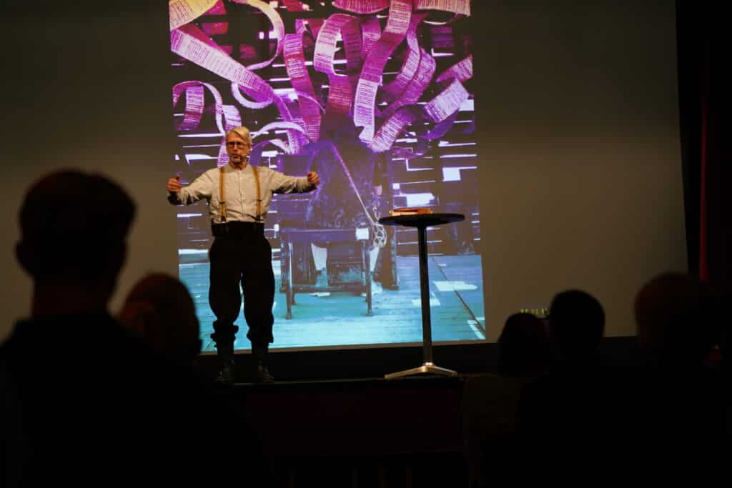Sjur Dagestad holdt et både morsomt og inspirerende foredrag om viktigheten av å tenke stort. Foto: Lars Bugge Aarset/FI - Fremtidens Industri