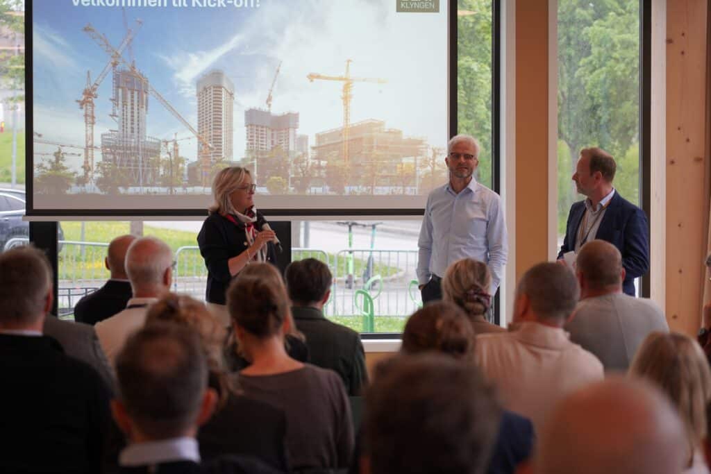 Styreleder Siri Merethe Rønning fra Simonsen, Vogt og Wiik, Erik Erlien fra Nyhavna Utvikling og Øyvind Wanderås fra Veidekke.