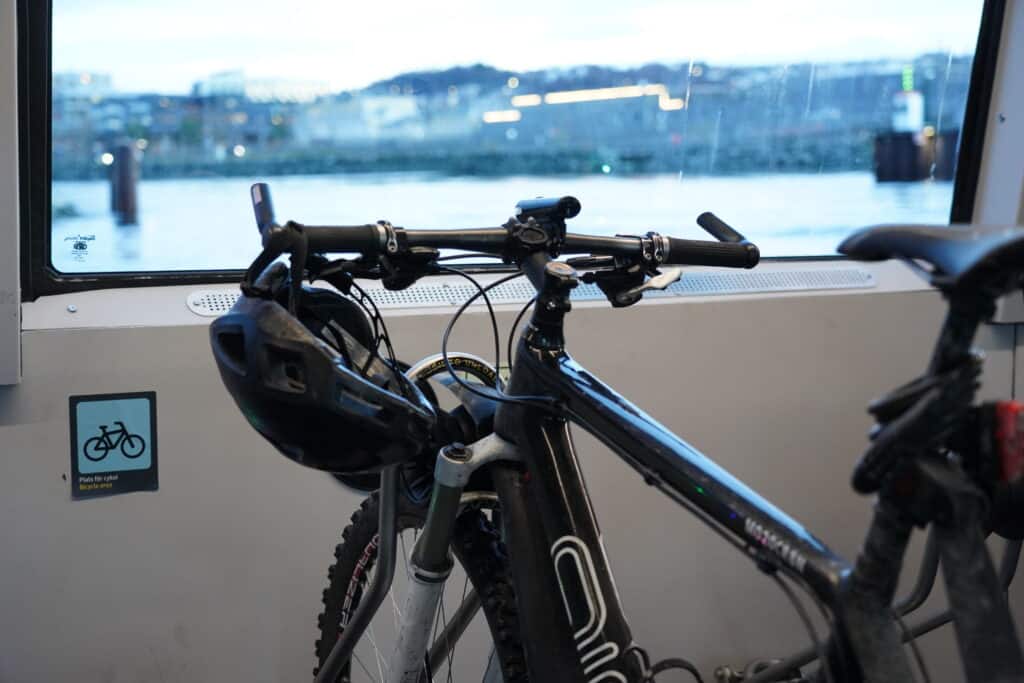 Båten har t.o.m. sykkelstativ ombord. Foto: Lars Bugge Aarset/Fremtidens Industri